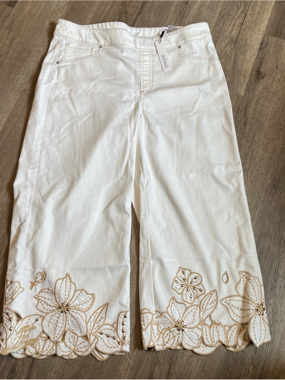 White Embroidered Floral Women’s Crop Pants 16